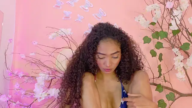 Snapshot of Charlotte_Love10 chatting on July 3, 2026, 11:33 pm Charlotte Love10 online show from July 3, 2026, 11:33 pm
