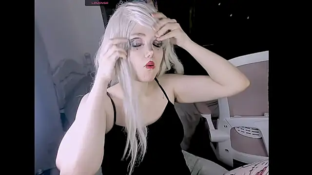 Snapshot of madokapruriens chatting on October 25, 2025, 3:14 am madokapruriens online show from October 25, 2025, 3:14 am