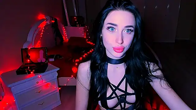 lovely desire online show from January 5, 2025, 5:51 pm