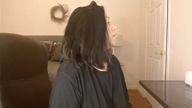 Snapshot of AlyssiaAmoreXO chatting on October 14, 2025, 6:42 pm AlyssiaAmoreXO online show from October 14, 2025, 6:42 pm