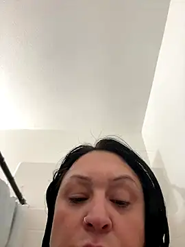 Snapshot of AlyssiaAmoreXO chatting on October 18, 2025, 9:26 pm AlyssiaAmoreXO online show from October 18, 2025, 9:26 pm