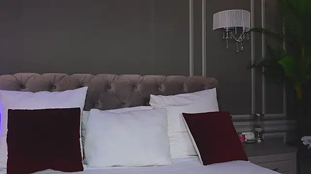 AnnieStylesx online show from December 5, 2025, 5:27 am