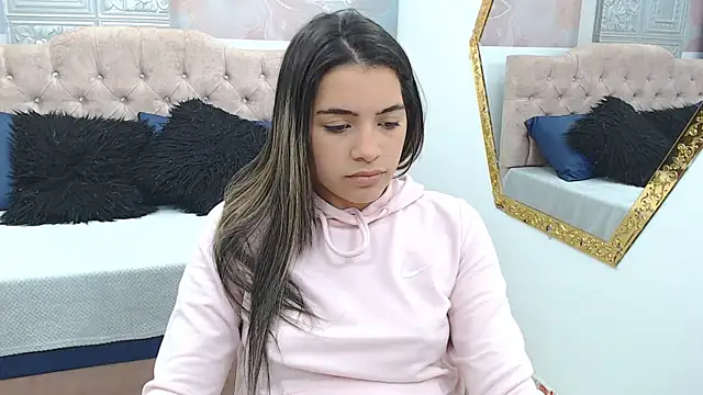 Snapshot of Leah_Means_ chatting on January 20, 2025, 4:01 pm Leah Means online show from January 20, 2025, 4:01 pm