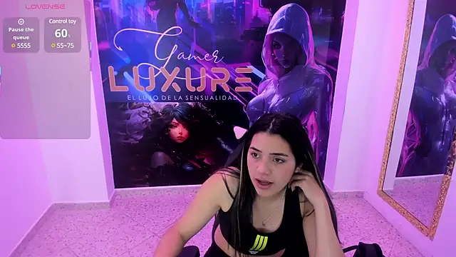 Snapshot of Leah_Means_ chatting on February 6, 2025, 5:30 pm Leah Means online show from February 6, 2025, 5:30 pm