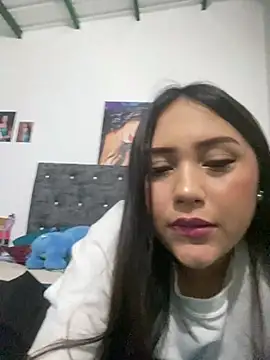 Snapshot of YuliiCamm chatting on December 17, 2024, 11:49 pm YuliiCamm online show from December 17, 2024, 11:49 pm