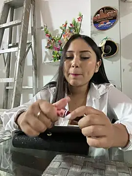 Snapshot of YuliiCamm chatting on December 20, 2024, 5:08 pm YuliiCamm online show from December 20, 2024, 5:08 pm