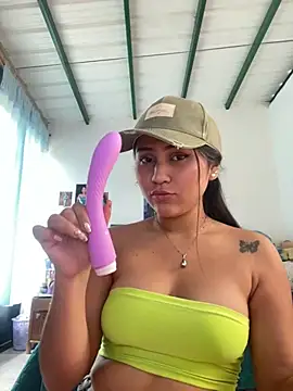 Snapshot of YuliiCamm chatting on March 15, 2025, 6:10 pm YuliiCamm online show from March 15, 2025, 6:10 pm