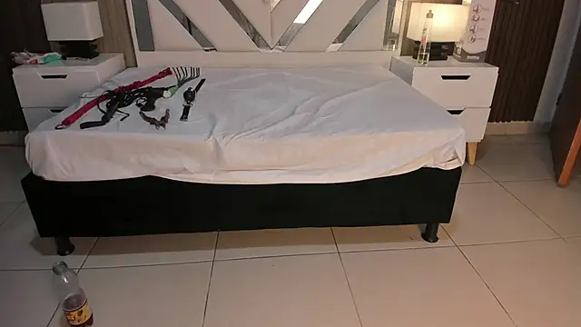 ValentinaThomas online show from October 11, 2025, 9:02 pm