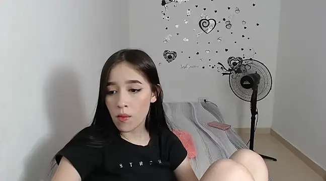 Snapshot of baby_violetta chatting on December 29, 2024, 11:29 pm baby violetta online show from December 29, 2024, 11:29 pm