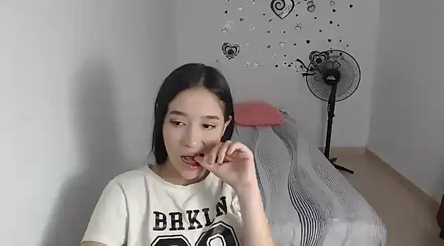 Snapshot of baby_violetta chatting on January 29, 2025, 2:51 am baby violetta online show from January 29, 2025, 2:51 am