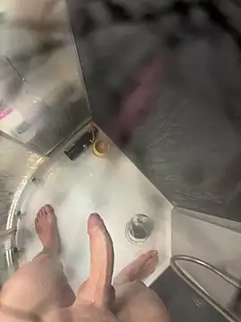 lescro95  online show from April 4, 2026, 11:46 pm