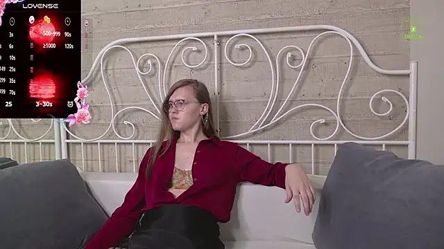 YukoFanee online show from October 8, 2025, 8:06 pm