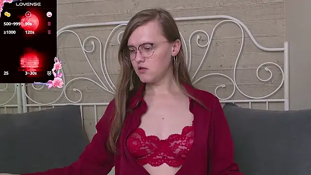 YukoFanee online show from October 15, 2025, 8:20 pm