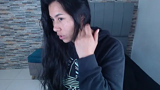 Snapshot of _joy_yva chatting on October 10, 2025, 9:03 pm joy yva online show from October 10, 2025, 9:03 pm