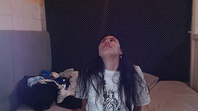 Snapshot of _joy_yva chatting on November 27, 2025, 12:02 am joy yva online show from November 27, 2025, 12:02 am