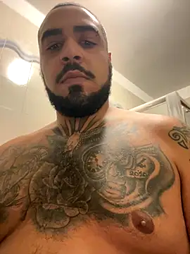 Snapshot of Dikkiduohottt chatting on November 7, 2025, 5:13 pm Dikkiduohottt online show from November 7, 2025, 5:13 pm