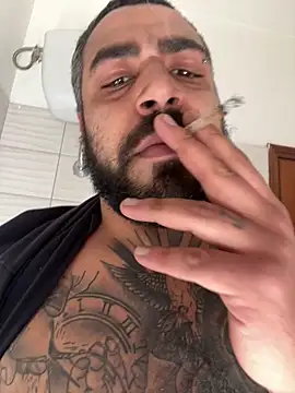 Dikkiduohottt online show from April 3, 2026, 1:09 pm