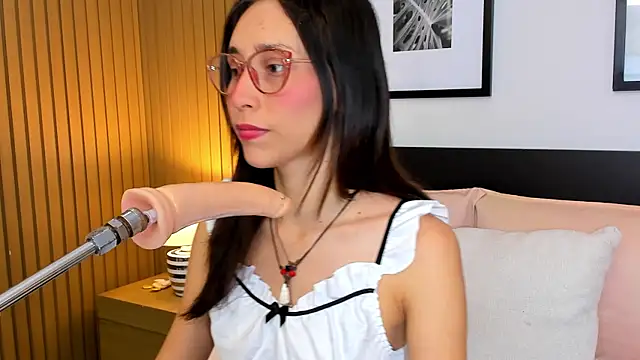 doll bella  online show from March 29, 2026, 7:58 pm