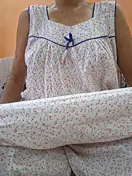 Snapshot of Melody_Shyla chatting on October 17, 2025, 12:58 am Melody Shyla online show from October 17, 2025, 12:58 am