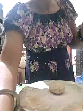 Snapshot of Melody_Shyla chatting on November 2, 2025, 12:40 pm Melody Shyla online show from November 2, 2025, 12:40 pm