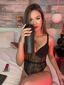 Snapshot of Alisha-Bond chatting on January 7, 2025, 2:20 am Alisha-Bond online show from January 7, 2025, 2:20 am