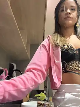 Snapshot of Alisha-Bond chatting on February 27, 2025, 11:48 pm Alisha-Bond online show from February 27, 2025, 11:48 pm