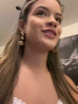 Snapshot of Alisha-Bond chatting on March 2, 2025, 11:20 pm Alisha-Bond online show from March 2, 2025, 11:20 pm