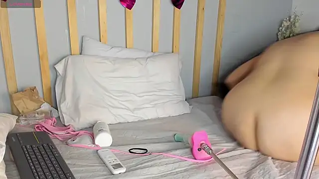 Cristal Cutte online show from February 23, 2025, 5:29 pm