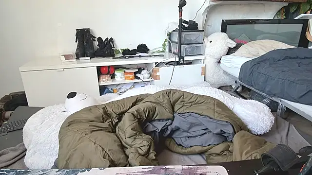 CeriseLapine online show from April 3, 2026, 9:40 am