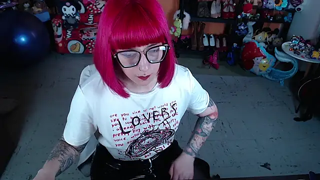 MissMiia2 online show from November 26, 2025, 9:16 pm