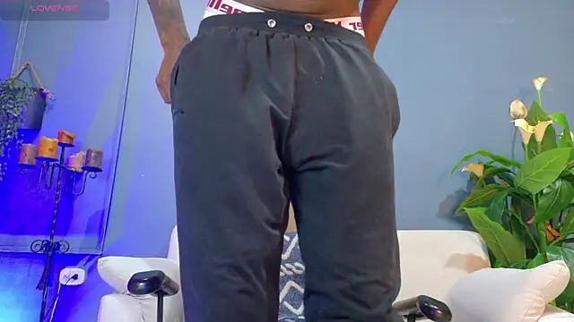 Iker bigdick online show from October 23, 2025, 7:23 pm