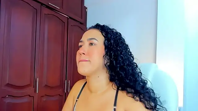 kathyajhonss online show from January 27, 2025, 9:44 pm