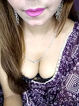 Snapshot of Diamond_queeen chatting on November 11, 2025, 9:04 pm Diamond queeen online show from November 11, 2025, 9:04 pm