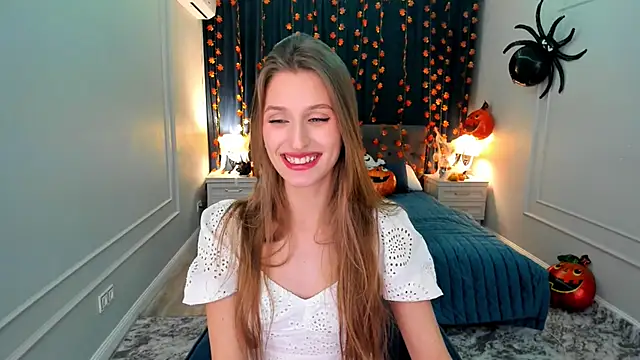 NaturalBeaty online show from October 10, 2025, 7:57 pm