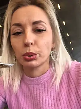Snapshot of Diamond_Bunny_ chatting on February 10, 2025, 2:59 pm Diamond Bunny online show from February 10, 2025, 2:59 pm
