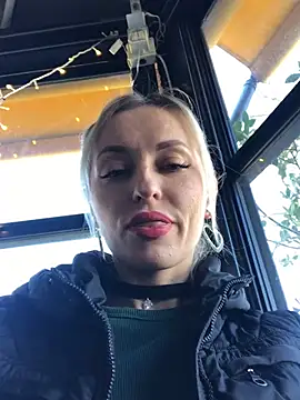 Snapshot of Diamond_Bunny_ chatting on February 22, 2025, 12:29 pm Diamond Bunny online show from February 22, 2025, 12:29 pm