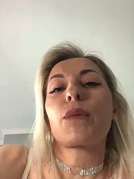 Snapshot of Diamond_Bunny_ chatting on March 2, 2025, 1:49 pm Diamond Bunny online show from March 2, 2025, 1:49 pm