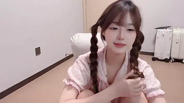 Snapshot of Fairy-06 chatting on October 22, 2025, 1:55 pm Fairy-06 online show from October 22, 2025, 1:55 pm