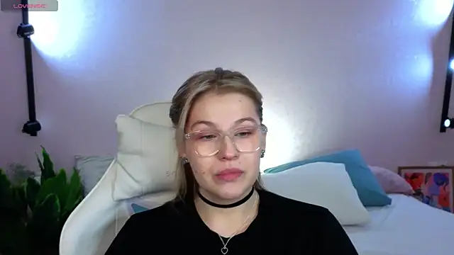 Colleen Blake online show from April 13, 2026, 4:56 pm