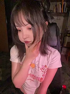 Snapshot of lalallalalaa- chatting on February 19, 2026, 1:07 pm lalallalalaa- online show from February 19, 2026, 1:07 pm