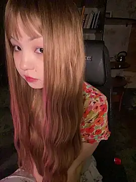 Snapshot of lalallalalaa- chatting on March 6, 2026, 12:12 pm lalallalalaa- online show from March 6, 2026, 12:12 pm