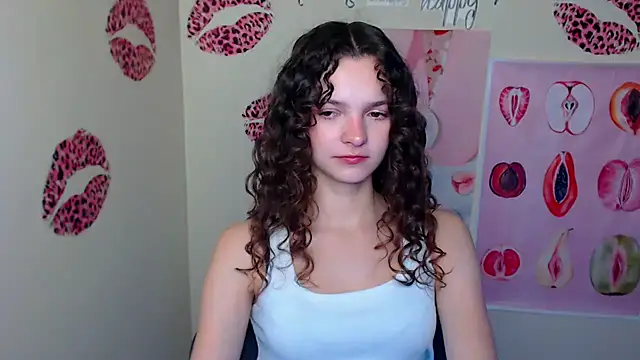  SusieSu  online show from December 18, 2025, 7:09 pm