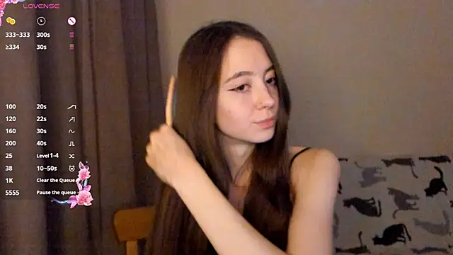 EvaBradley online show from December 3, 2025, 7:56 pm