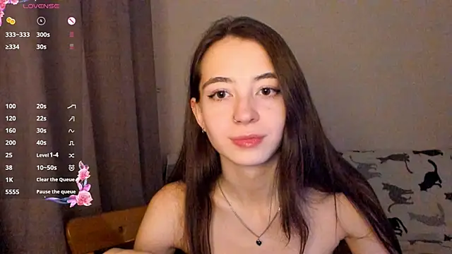 EvaBradley online show from December 15, 2025, 7:18 pm