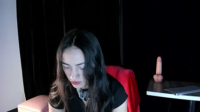 Scarlett  Fox   online show from December 18, 2025, 11:27 am