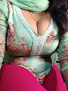 Anamika Kapoor online show from November 17, 2025, 11:10 pm