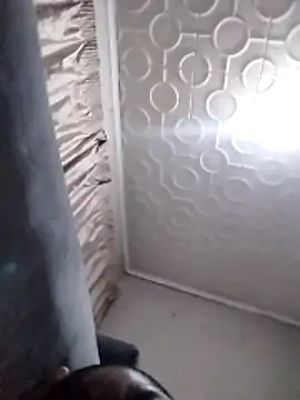 hugecrksam online show from December 21, 2025, 1:57 am