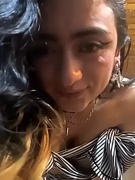 Snapshot of Lila_Desiree chatting on December 3, 2024, 4:58 am Lila Desiree online show from December 3, 2024, 4:58 am