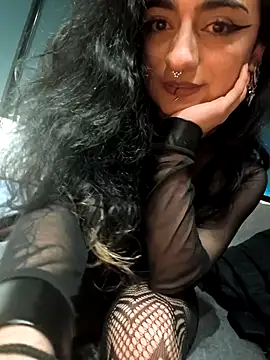 Lila Desiree online show from December 19, 2025, 1:12 am