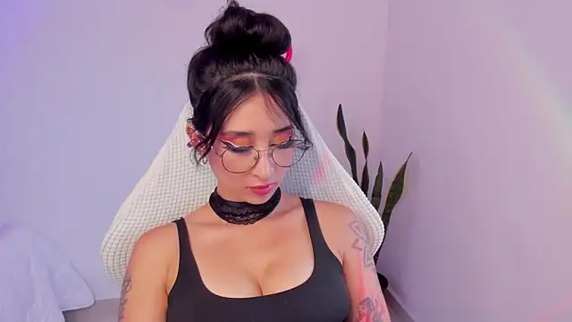 Eileenford  online show from February 26, 2025, 10:42 pm